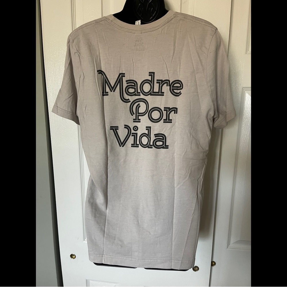 Her Little Wolves, Madre Por Vida T-shirt, Size L